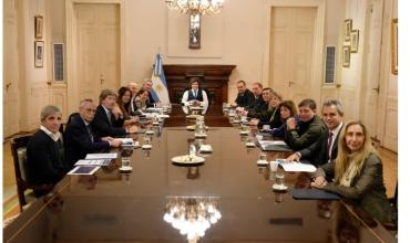 El pedido de Milei al Gabinete y el respaldo a Manuel Adorni en medio de semanas turbulentas