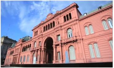 Suspenden el ingreso a Casa Rosada a periodistas de medios mencionados en la campaña rusa