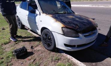 Se incendió un auto en plena avenida Ramírez de Velasco