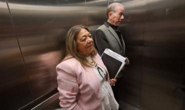 La escribana de Manuel Adorni ya está en Comodoro Py y se prepara para declarar por los bienes del jefe de Gabinete