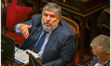 José Mayans exige abrir juicio político contra Milei: “No entiende un carajo y está pirado”