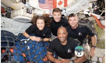 Los astronautas de Artemis II regresan el viernes de su histórica misión alrededor de la Luna