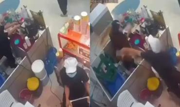 Su compañera de trabajo le tiró aceite hirviendo y los gritos fueron desgarradores