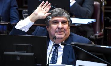 José Mayans exige abrir juicio político contra Milei: “No entiende un carajo y está pirado”