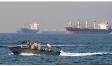 Irán afirma tener el "control total" de Ormuz y amenaza con un "torbellino mortal"