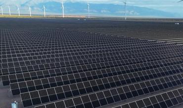 La Rioja completó el montaje de 89.000 paneles solares y avanza hacia el complejo híbrido eólico-solar más grande de Latinoamérica