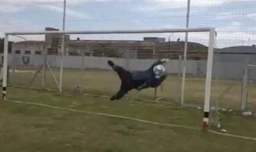 Con Fillol y el “Dibu” Martínez como protagonistas, Milei compartió un video por el “Día del arquero"