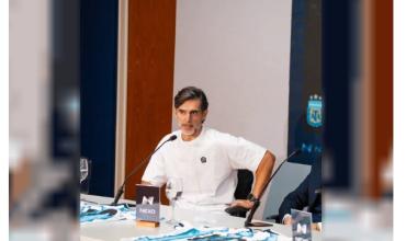 Ayala: “Les pedimos a algunos jugadores que piensen un poquito en la Selección”