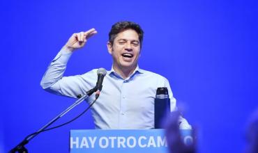 Kicillof llega a España para reunirse con empresarios y participar de una cumbre de presidentes progresistas