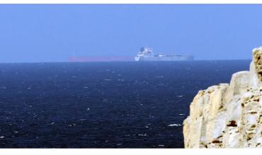 Irán vuelve a cerrar el estrecho de Ormuz tras acusar a EE.UU. de cometer actos de "piratería" con su bloqueo naval