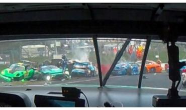 Tragedia en Nürburgring: murió el piloto Juha Miettinen tras un brutal choque múltiple que involucró siete autos