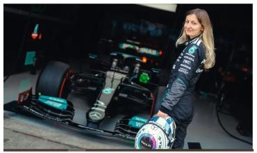 La piloto de 22 años que marcó un hito en la historia de la Fórmula 1 al rodar en un monoplaza de Mercedes