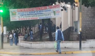 La Rioja. Los alumnos de secundaria no pueden llevar mochila: útiles en la mano o en una bolsa