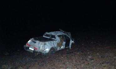 Dos jóvenes resultaron heridos tras el vuelco de una camioneta minera en la Cuesta del Portezuelo