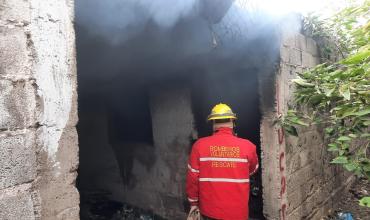Incendio en una vivienda abandonada generó alarma en barrio Centro