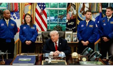 Donald Trump recibió a los astronautas de Artemis II y reiteró su deseo de llevar personas a la Luna en 2028