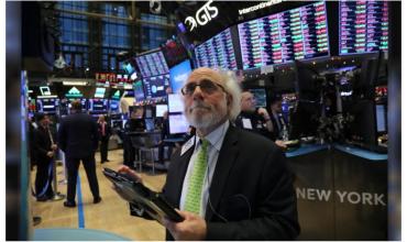 El riesgo país perforó el umbral de los 540 puntos mientras que cayeron las acciones en Wall Street