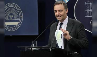 Adorni negó censura al periodismo y esquivó preguntas sobre sus viajes y la compra de inmuebles