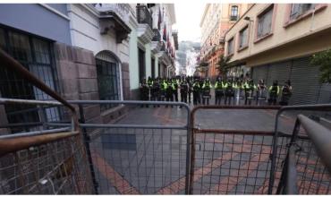 Alarma en Boca por el toque de queda en Ecuador