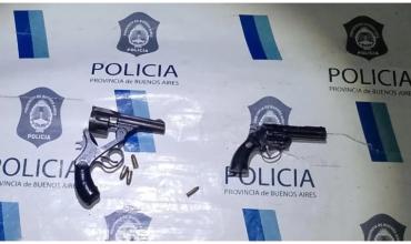 Ensenada: filmaron a su bebé empuñando un arma de fuego y lo subieron a sus redes