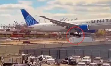 Un avión chocó contra un camión antes de aterrizar en Nueva Jersey
