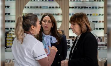 Tras apuntar contra Adorni, Patricia Bullrich recorrió la Ciudad