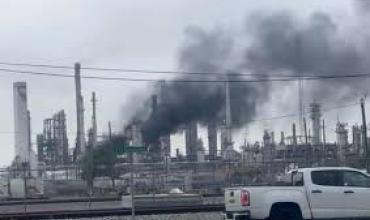 Explosión e incendio en una refinería de Nueva Orleans