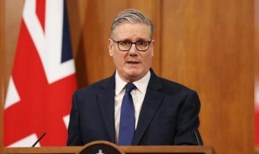 Gran Bretaña: Renuncian cuatro miembros del Gobierno y se profundiza la crisis de liderazgo de Starmer