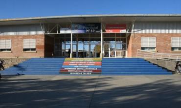 Colegio 13 sin clases por falta de ordenanzas: “No tenemos las aulas ni los baños en condiciones”, aseguró la vicedirectora Elizabeth Vanega