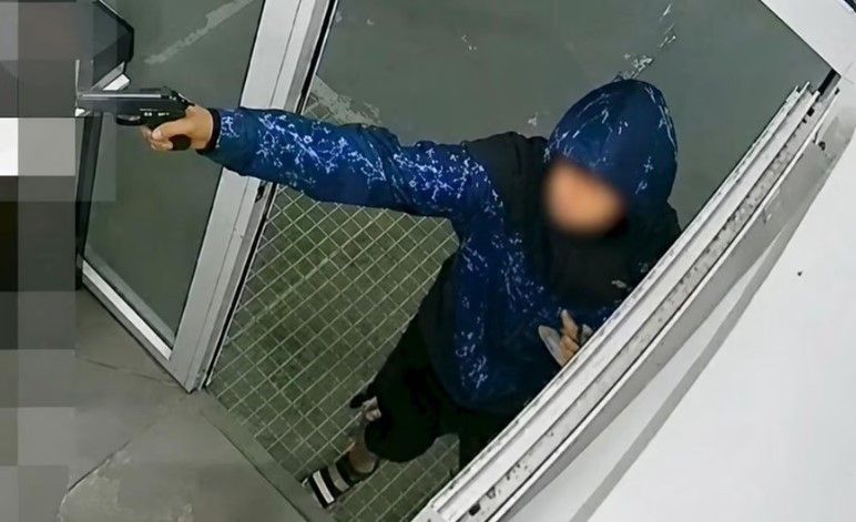 339697_1779125797.jpg