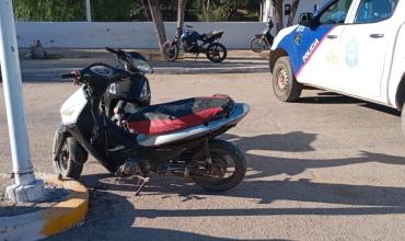 Dos motocicletas chocaron en Milagro: trasladaron a tres personas al hospital
