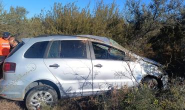 Volcó una camioneta sobre Ruta 38 en Chañar: los ocupantes resultaron ilesos