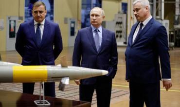 Putin permitirá que los bancos armen a sus empleados para defenderse de los ataques con drones