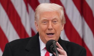 Donald Trump amenazó con “volar” a Omán si intenta negociar con Irán por el estrecho de Ormuz