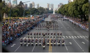 El Gobierno evalúa suspender el desfile militar del 9 de Julio en medio del ajuste en Defensa