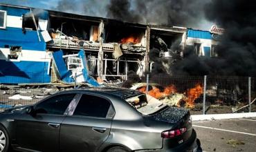 Después del pedido de alto el fuego de Zelenski, Rusia volvió a bombardear Ucrania: hay al menos siete muertos