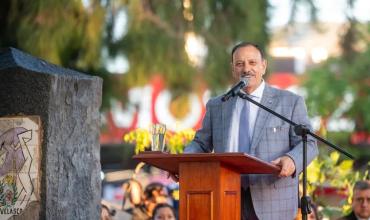 Ricardo Quintela deja correr un enjambre de candidatos peronistas para sucederlo, pero se guarda una carta