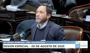 Ferraro dice que el Gobierno busca beneficiar a la esposa de Adorni, como hizo el kirchnerismo con Lázaro Báez