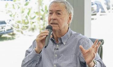 Juan Schiaretti pide la renuncia de Adorni como jefe de Gabinete