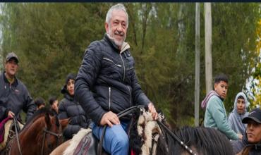 Armando Molina acompañó las fiestas patronales de San Antonio de Padua junto al Niño Alcalde y la Virgen del Valle