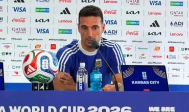Scaloni no dio el equipo, pero confirmó que Dibu Martínez estará disponible contra Argelia