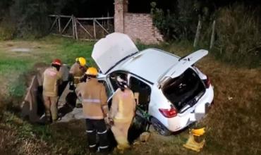 Una mujer sufrió graves quemaduras tras la explosión de un celular que se estaba cargando en su auto