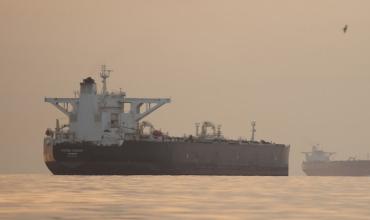 Acuerdo Irán-EE.UU.: barcos petroleros iraníes ya atraviesan el bloqueo estadounidense en Ormuz