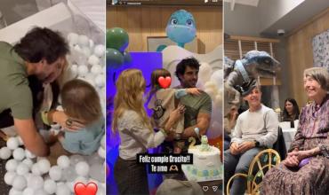 Cruz, el hijo de Nicole Neumann y Manu Urcera, festejó 2 años: dinosaurios, sorpresas y el amor de sus hermanas