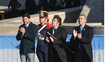 En un clima de tensión política, Milei encabeza en Rosario el acto por el Día de la Bandera