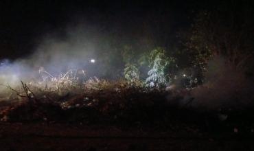 Incendio en un espacio verde del barrio Virgen del Valle fue controlado por Bomberos