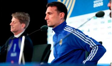 Scaloni se enojó cuando le preguntaron por la fake news sobre el papá de Messi: "¿Había que arrancar por ahí?"