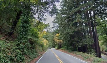Tres muertos en un accidente en el que un automóvil cayó 122 metros por un acantilado en las montañas de California