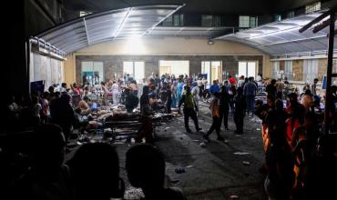 Hospitales colapsados y miles de personas en la calle: así fue la primera noche en Venezuela tras los terremotos