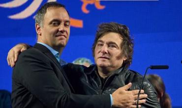 ¿El encuentro del Fin? Javier Milei recibe a Manuel Adorni en Olivos para definir su continuidad